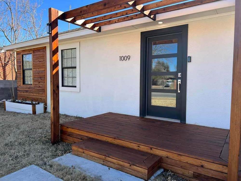 Outdoor Wood Structures stain and seal in Bastrop Texas