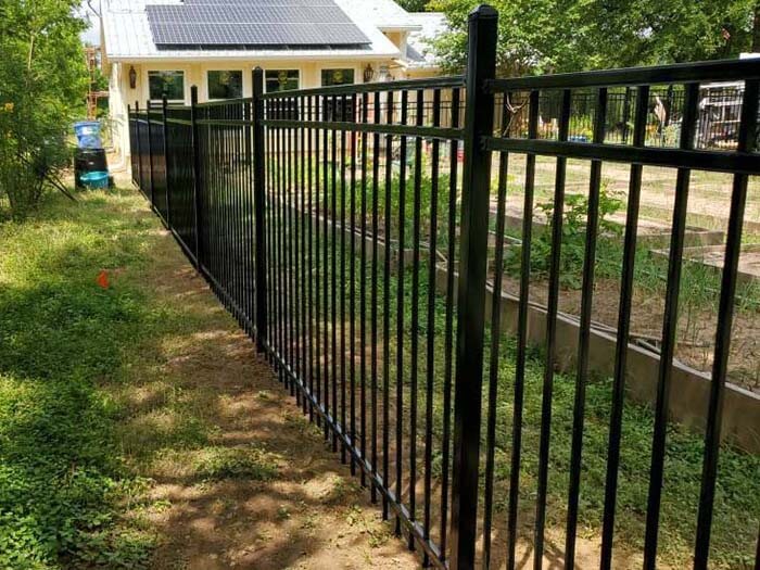 Aluminum fencing in Bastrop Texas