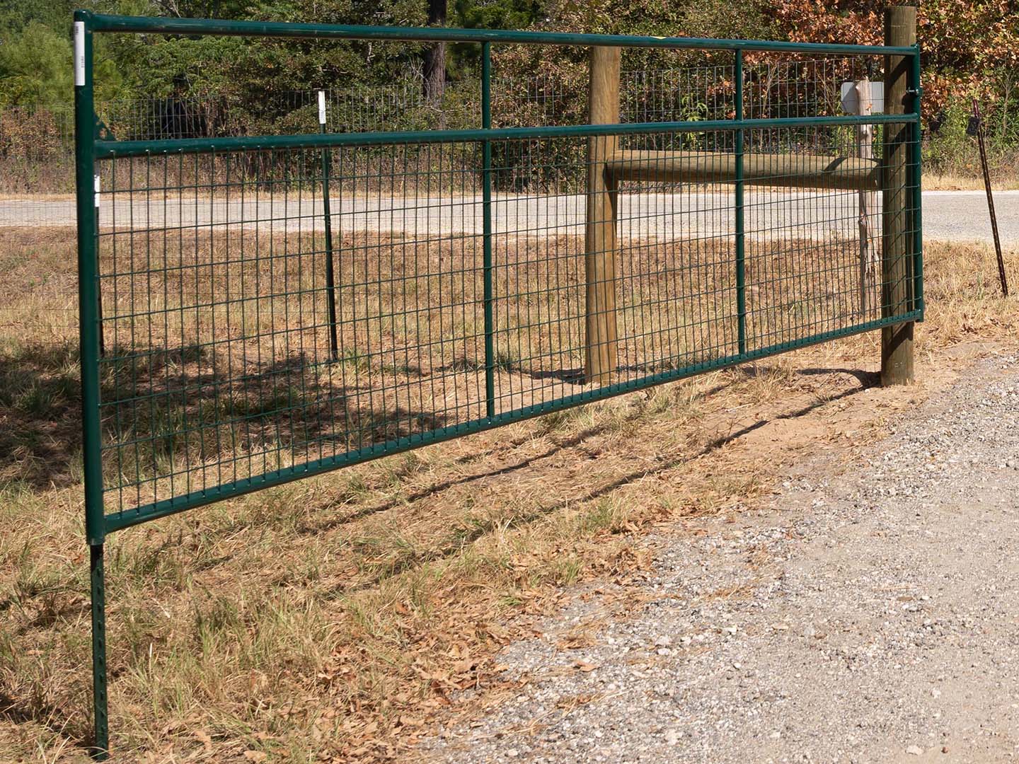Pipe gate with H-brace Bastrop Texas fence company