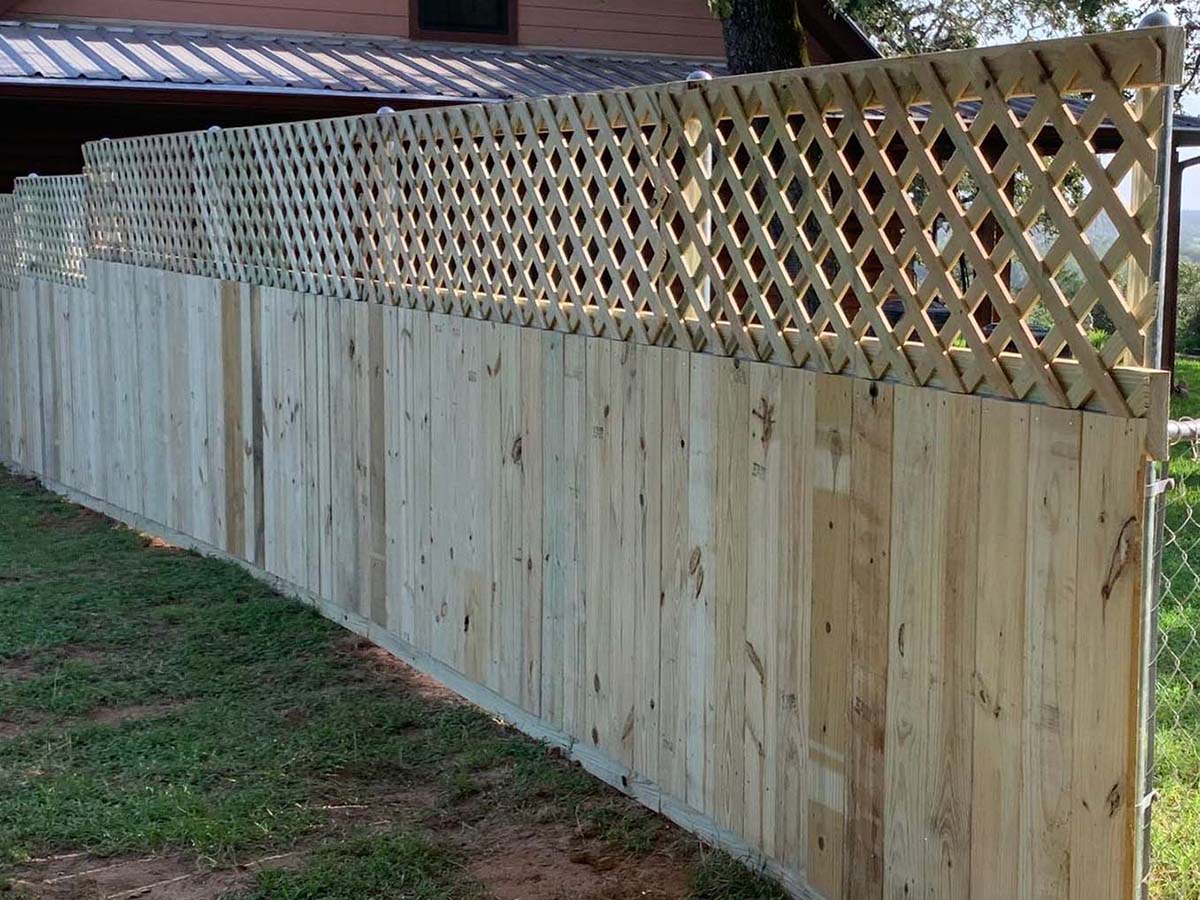 Bastrop, Texas lattice top wood fence company