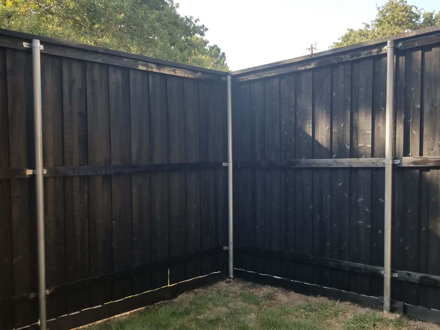 Elgin TX cap and trim style wood fence