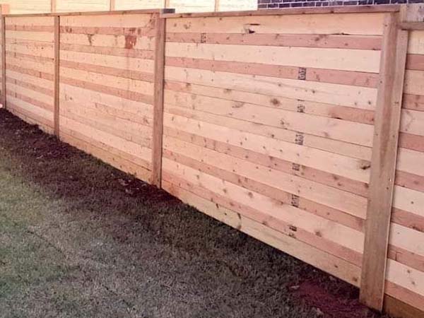 Elgin TX horizontal style wood fence